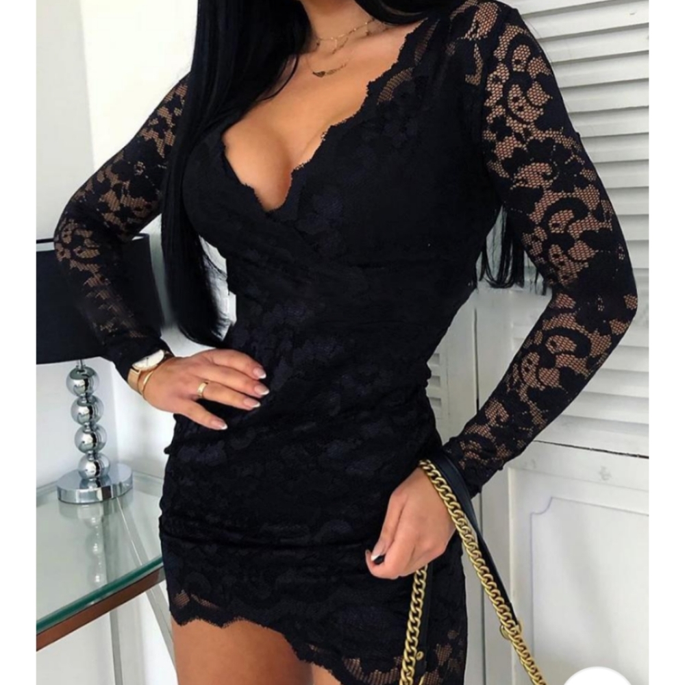 laced body com dress
